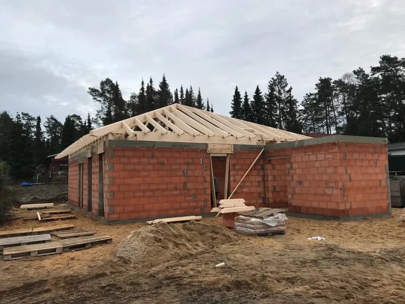 Solid construction
