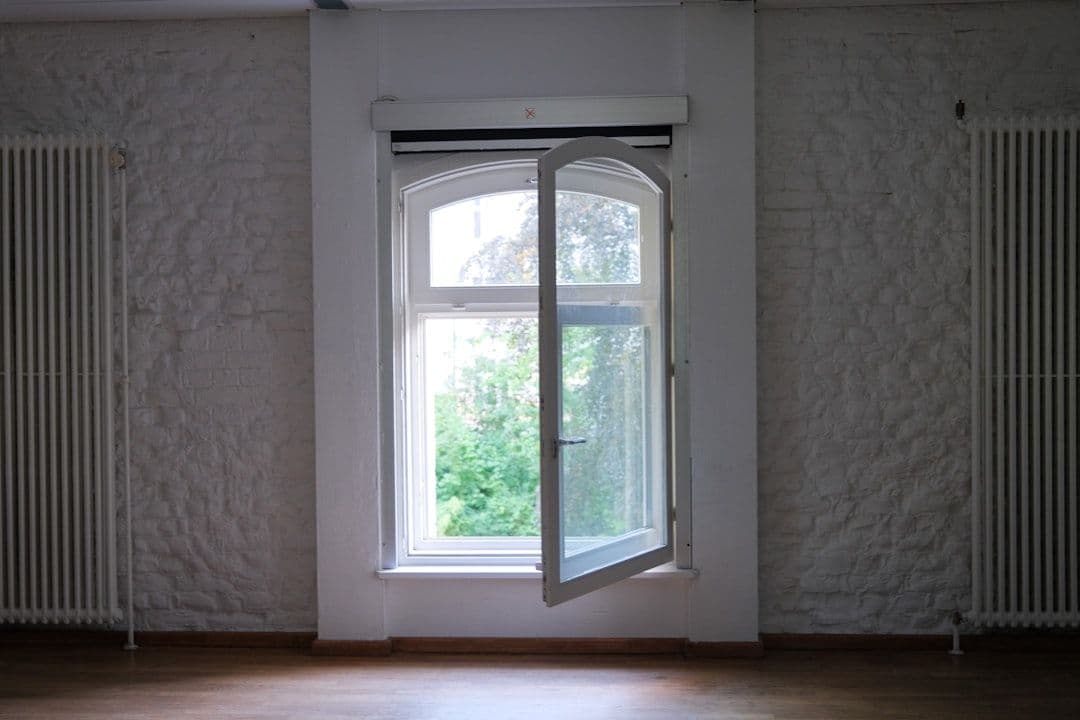 Energetische Sanierung von Fenstern und Türen: Heizkosten senken und Wohnkomfort steigern